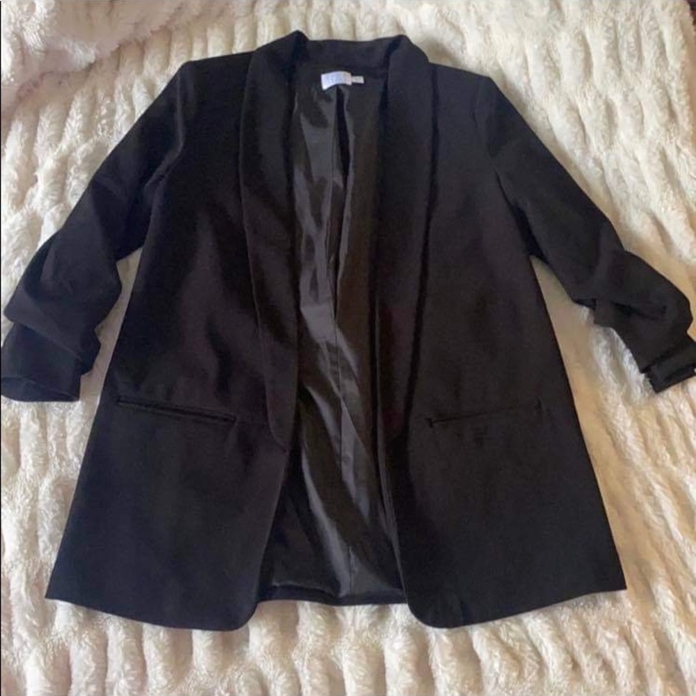 Time and Tru black blazer 🤎